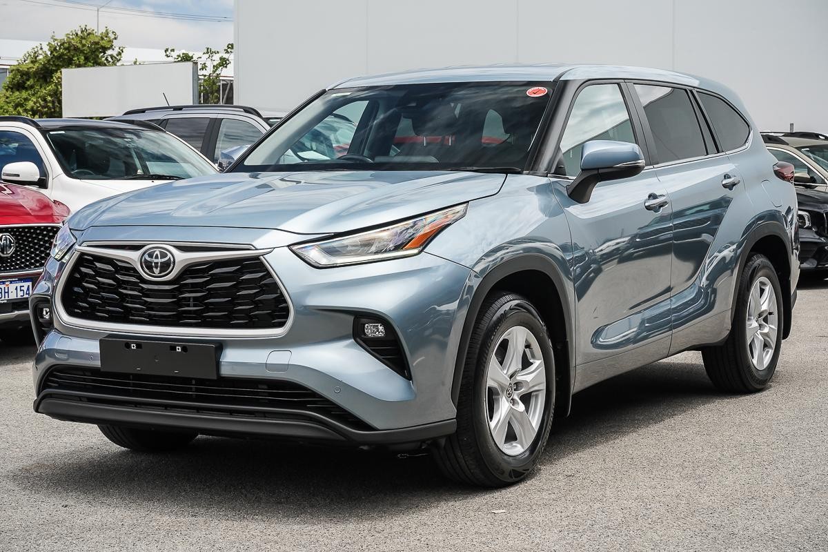 Toyota Kluger image 4