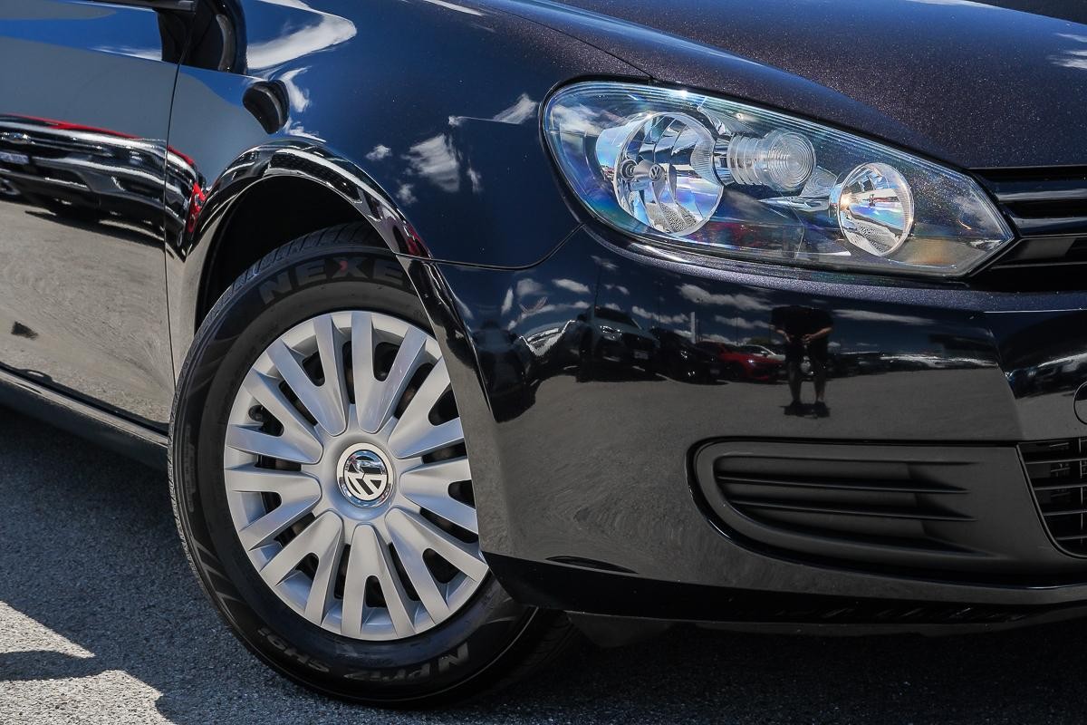 Volkswagen Golf image 2