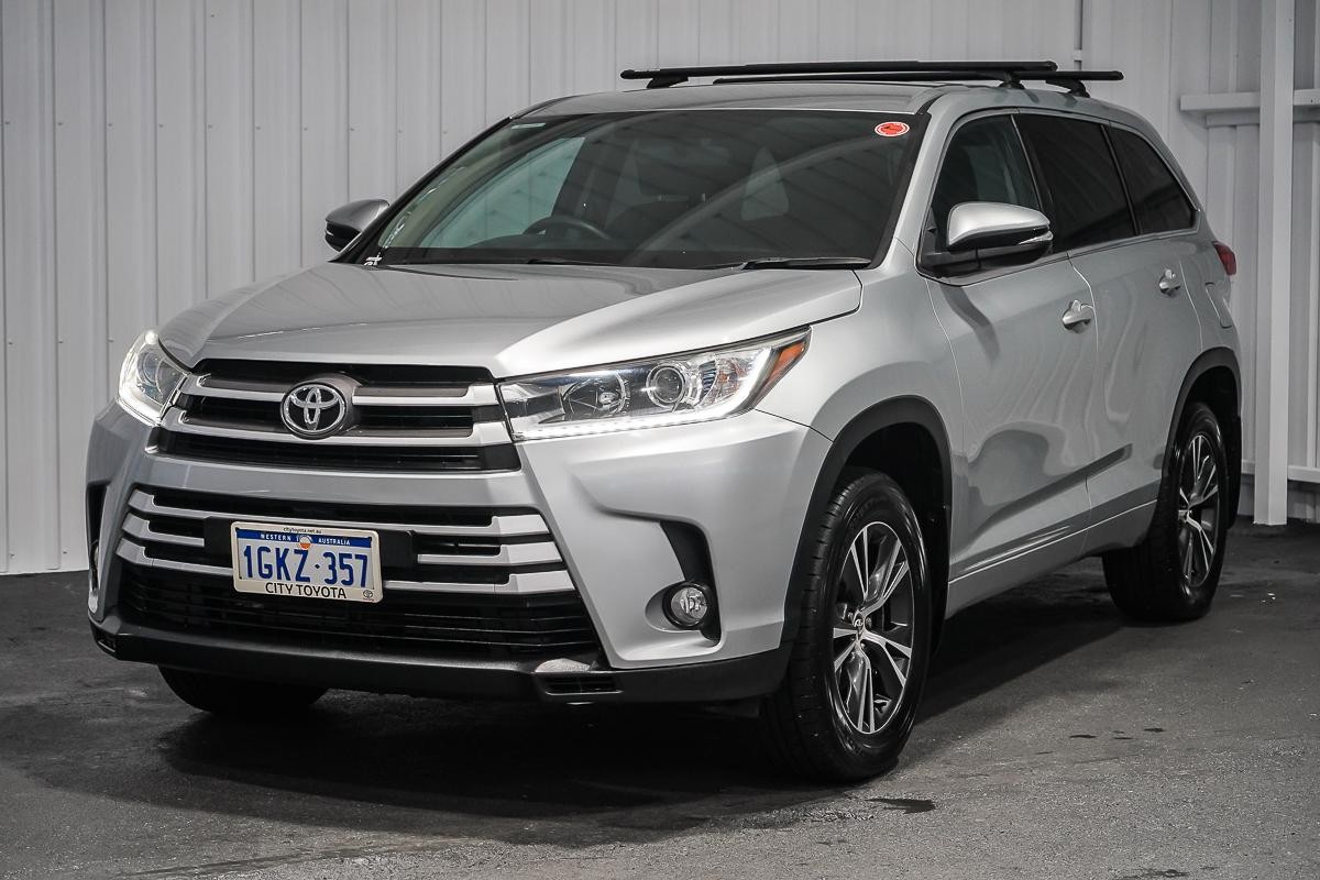 Toyota Kluger image 4