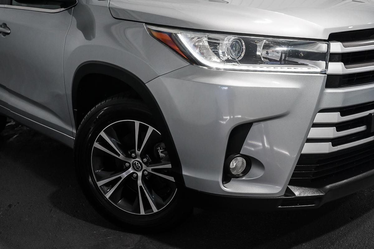 Toyota Kluger image 2