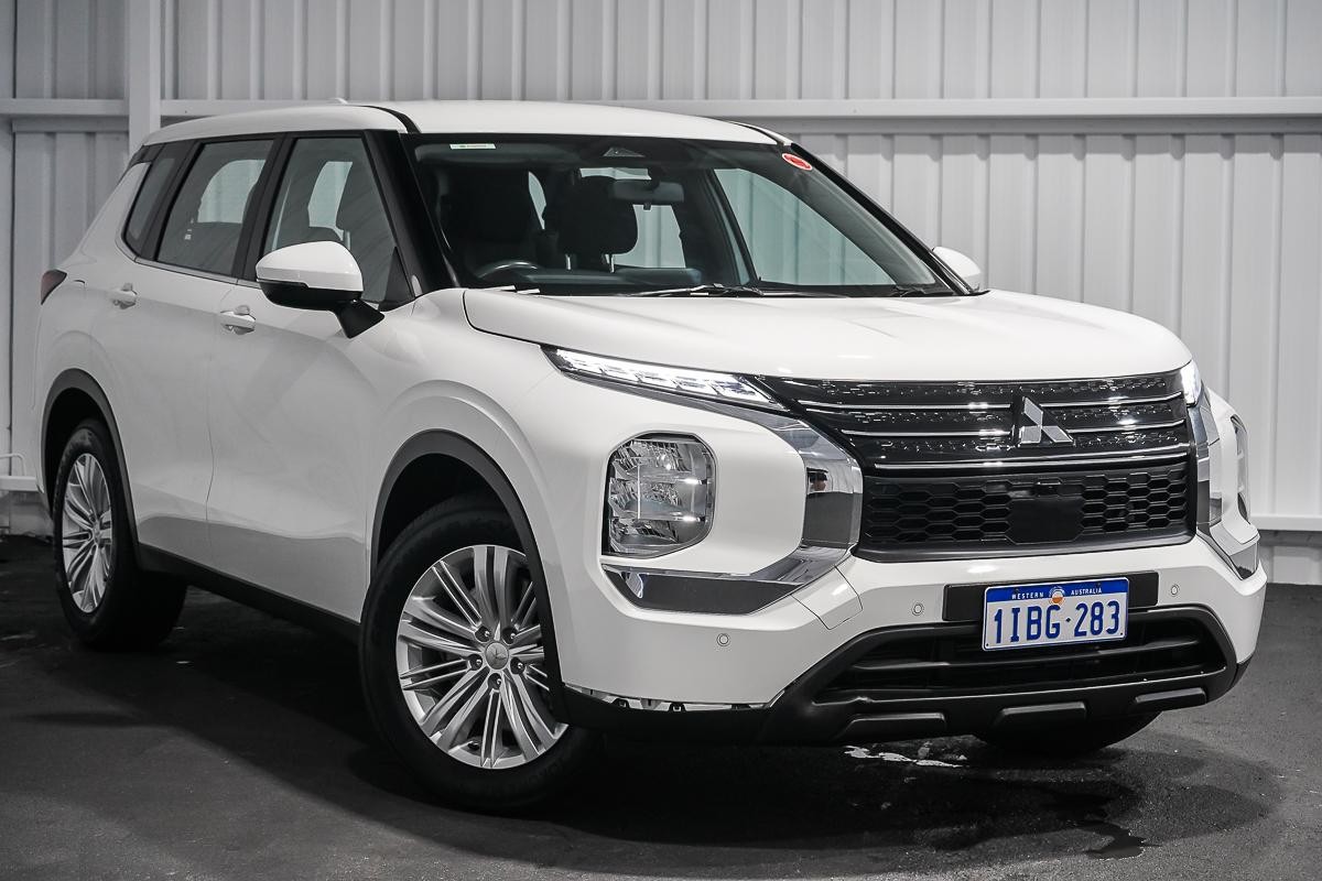 Mitsubishi Outlander image 1