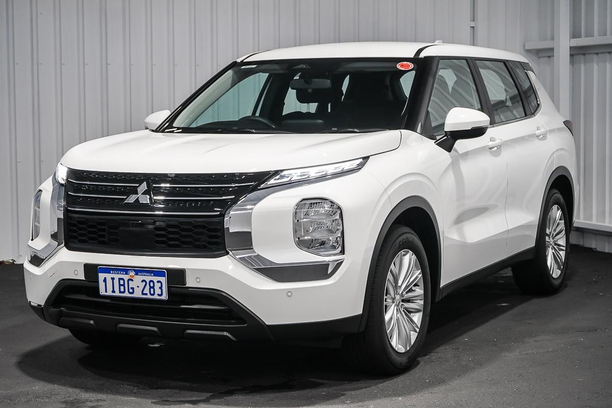 Mitsubishi Outlander image 4