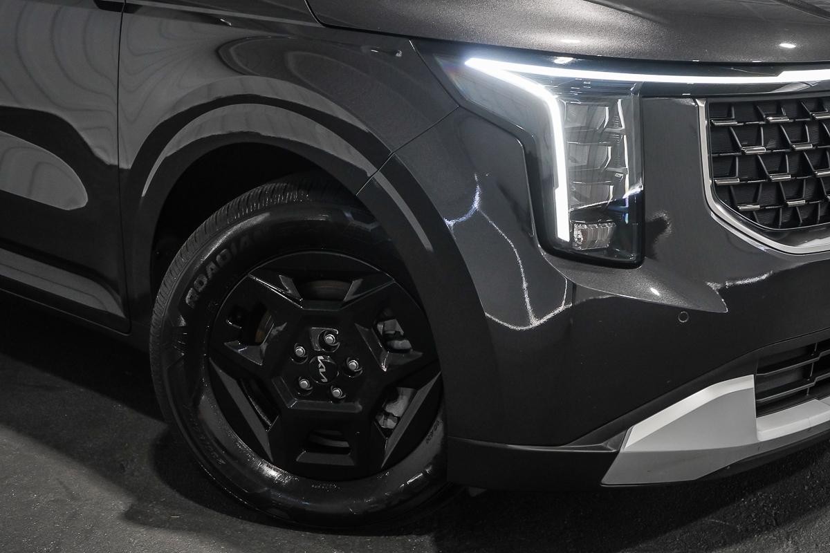 Kia Carnival image 2