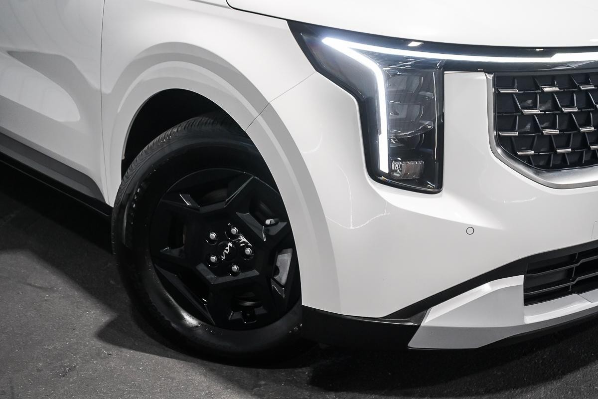 Kia Carnival image 2