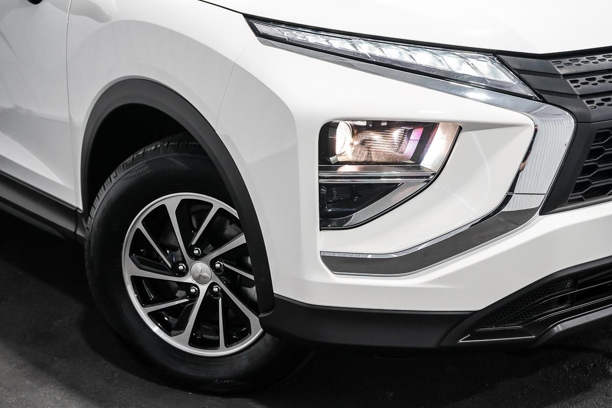 Mitsubishi Eclipse Cross image 2