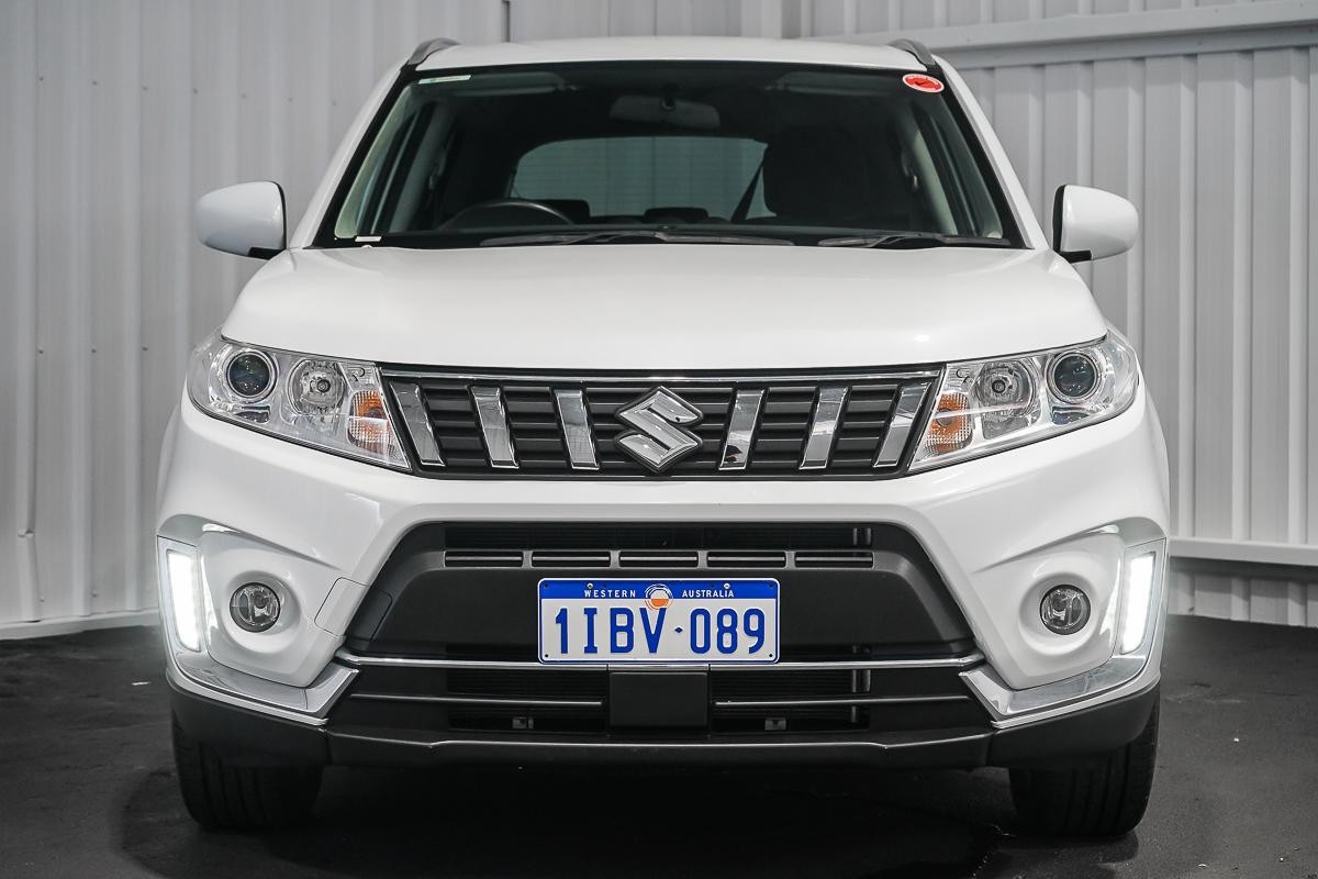 Suzuki Vitara image 3
