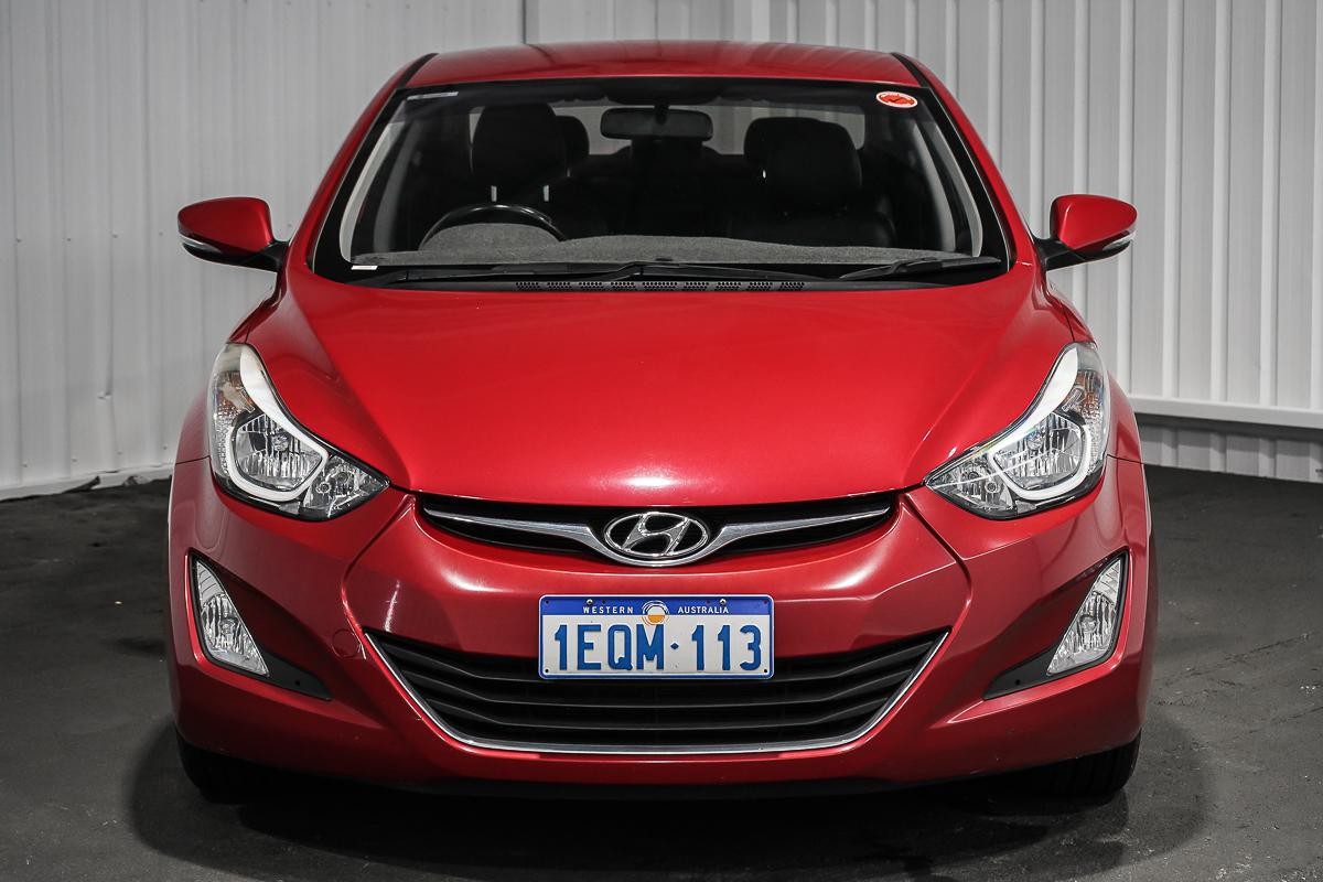 Hyundai Elantra image 3