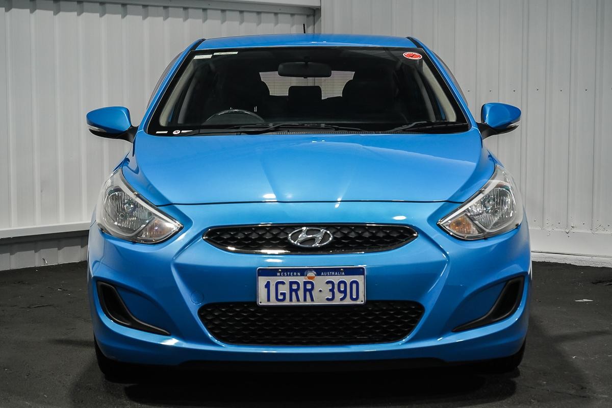 Hyundai Accent image 3