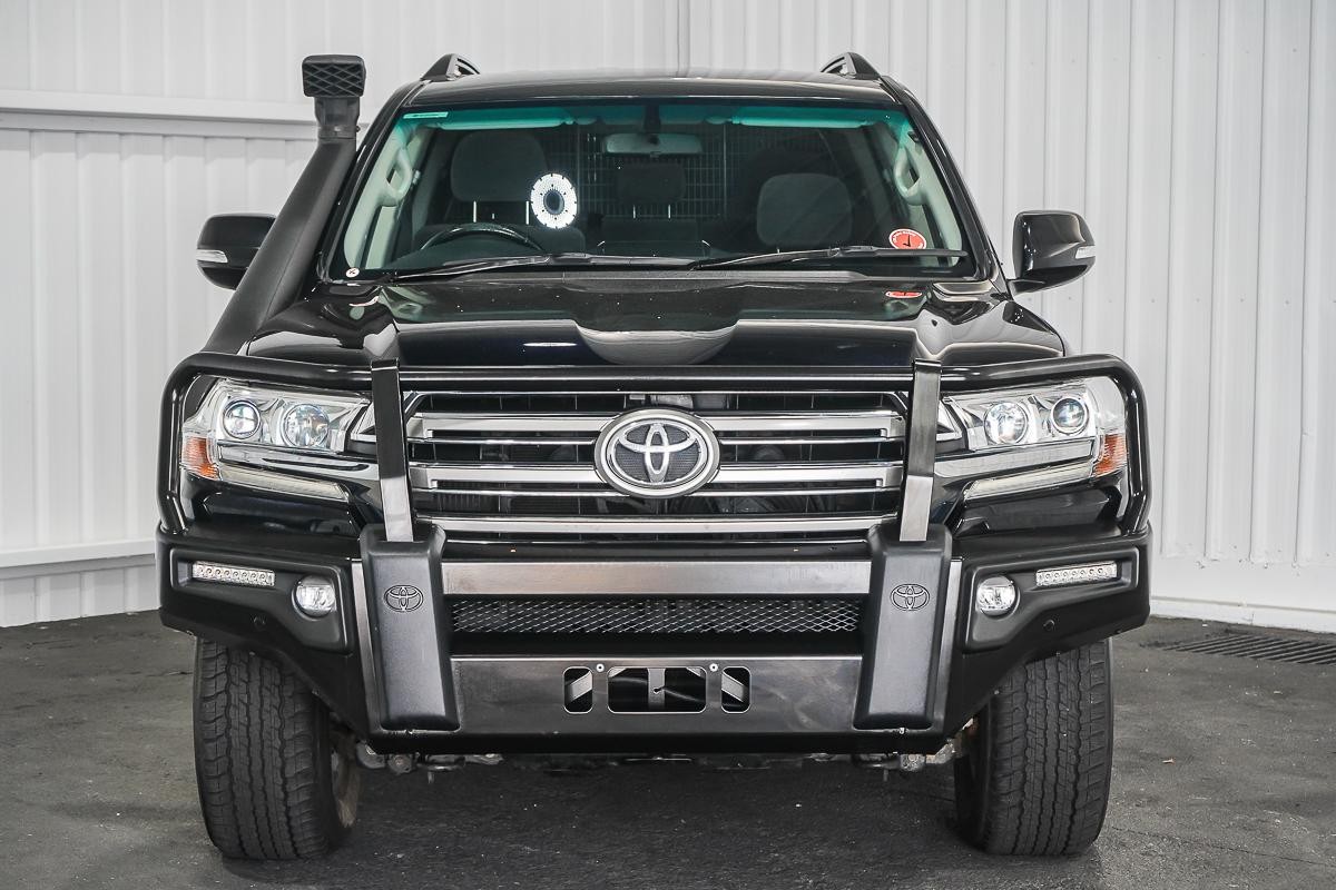 Toyota Landcruiser image 3