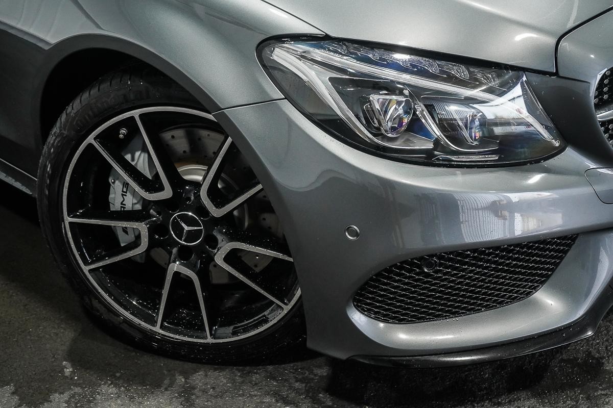 Mercedes Benz C-class image 2