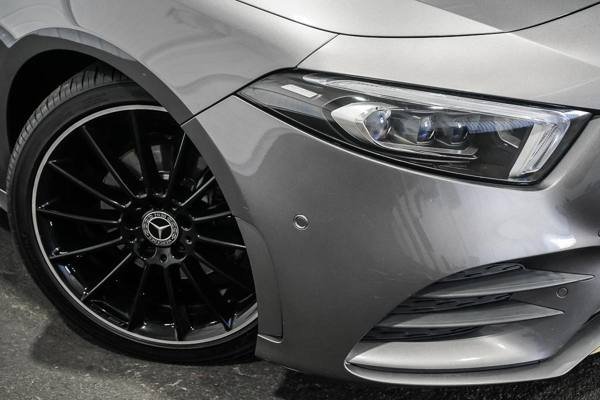 Mercedes Benz A-class image 2