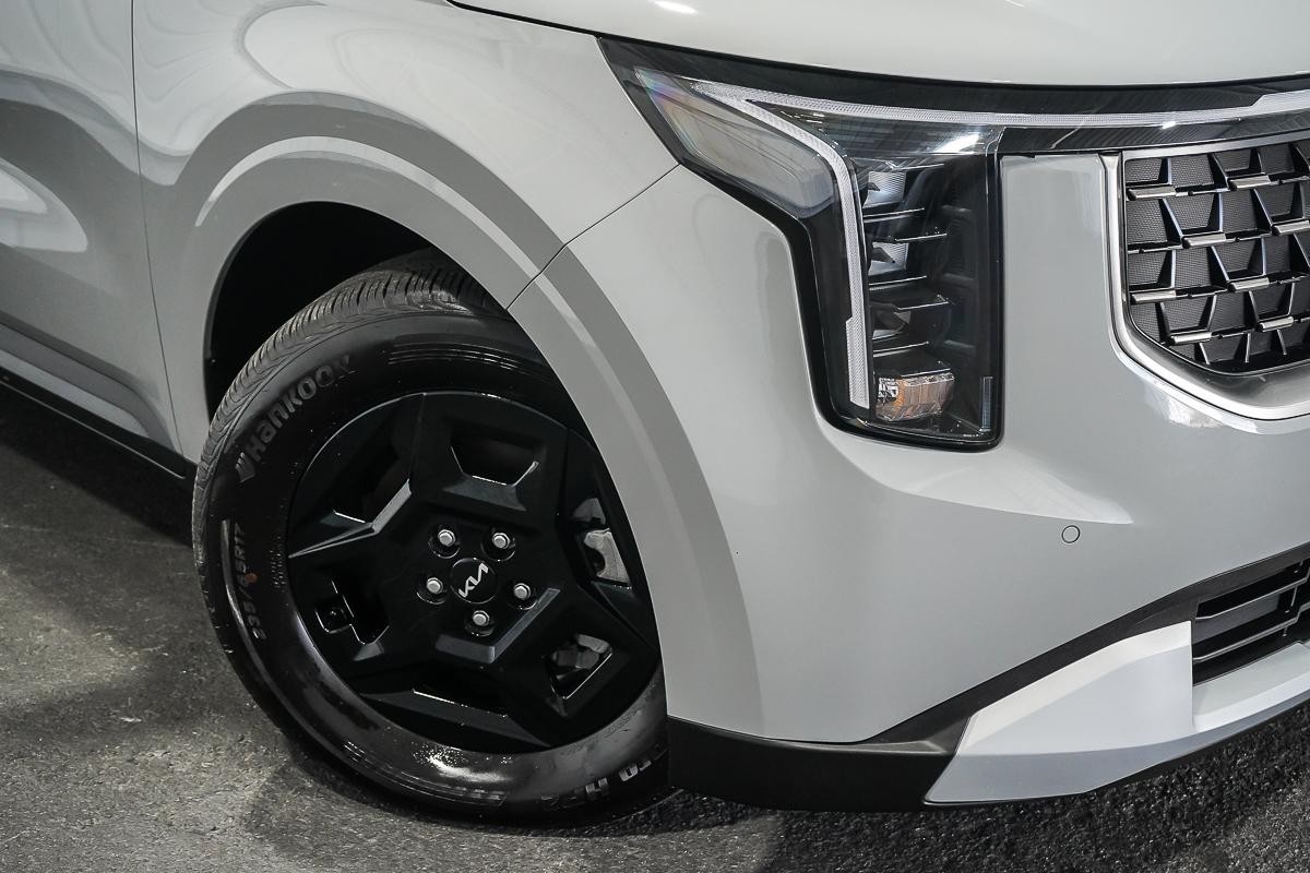 Kia Carnival image 2