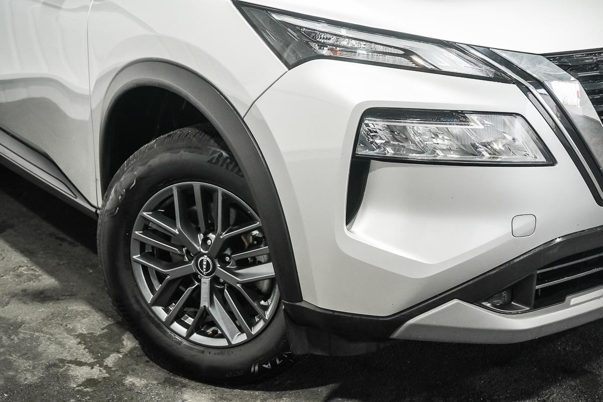 Nissan X-trail image 2