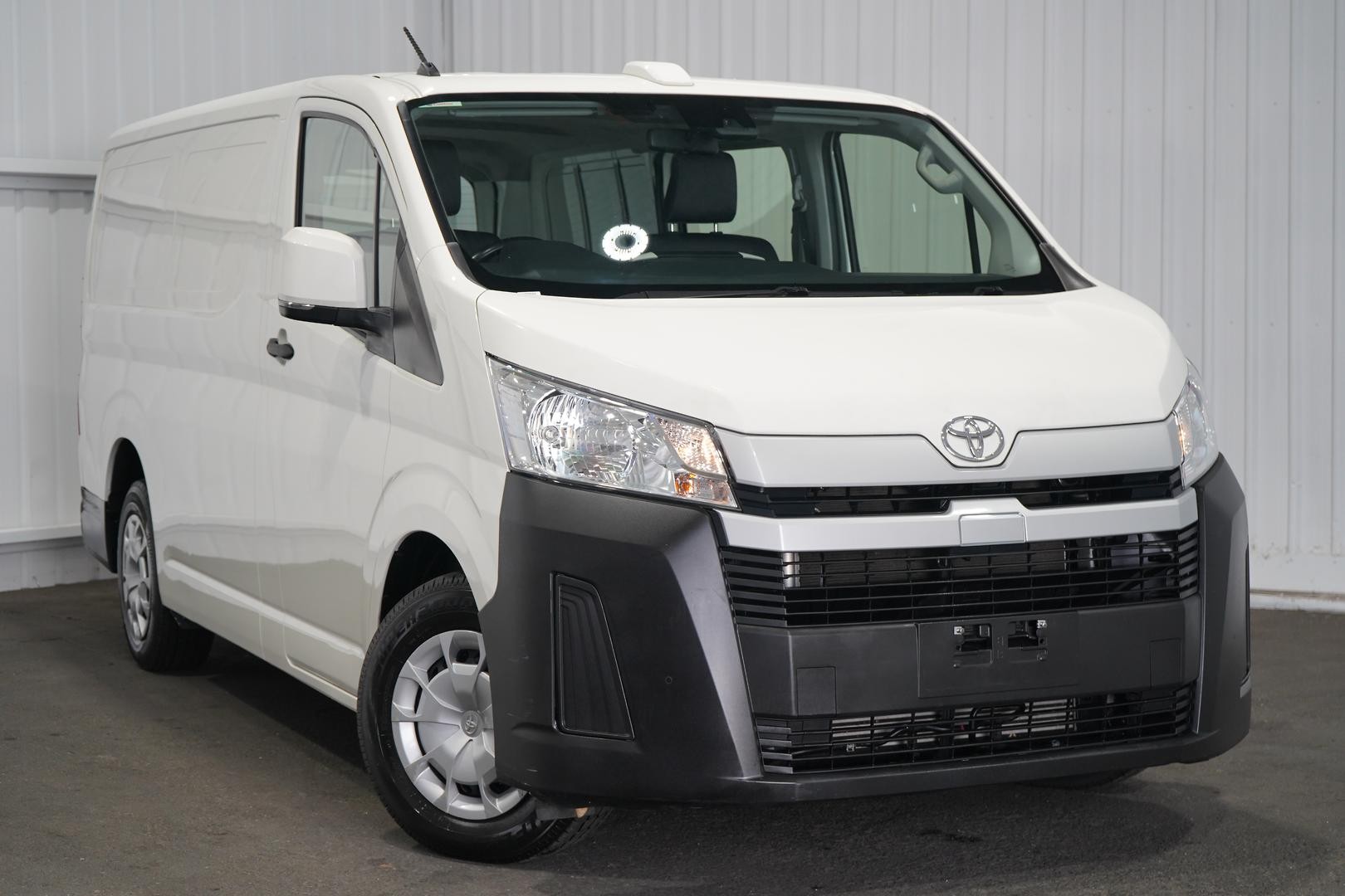 Toyota Hiace image 1