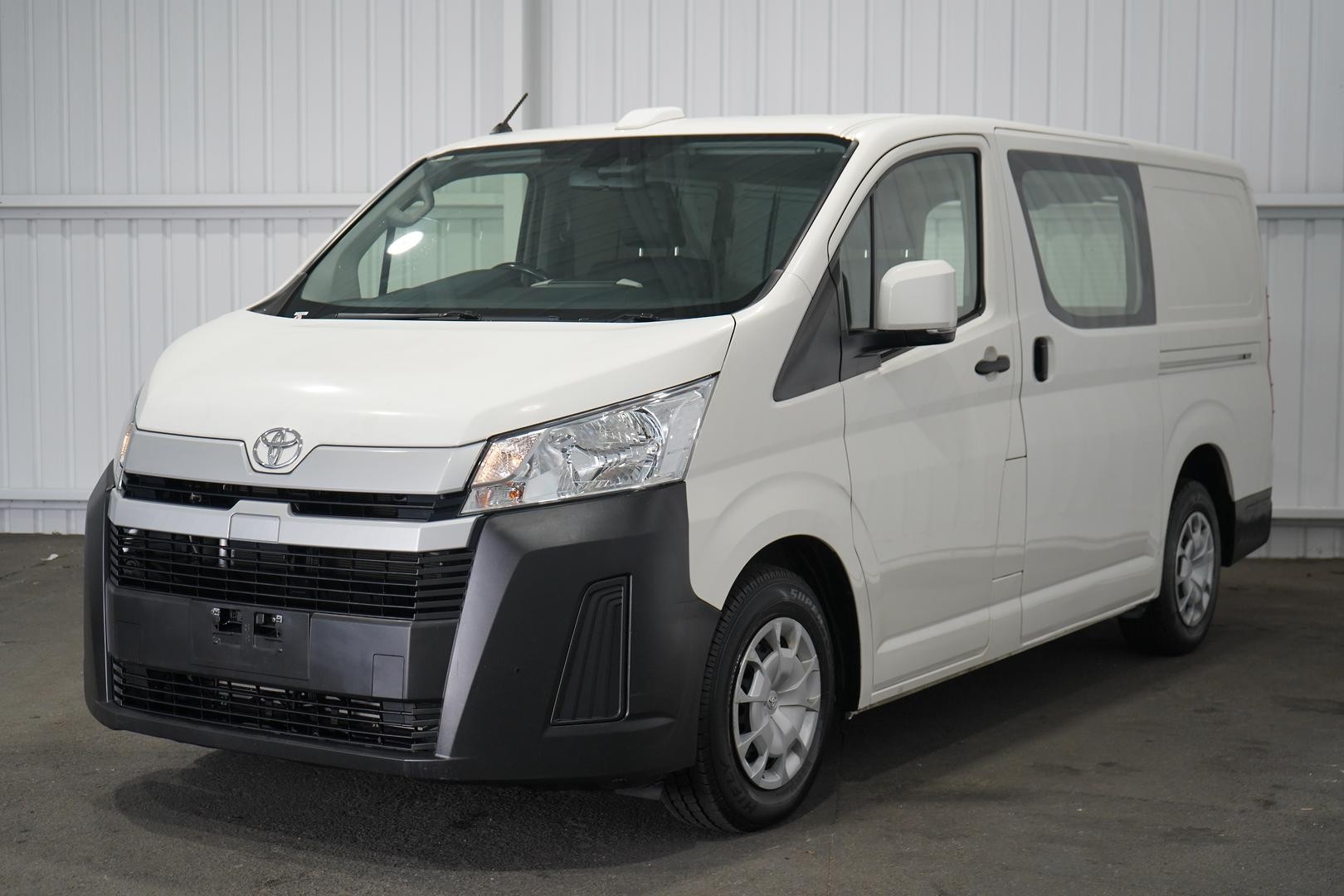 Toyota Hiace image 4