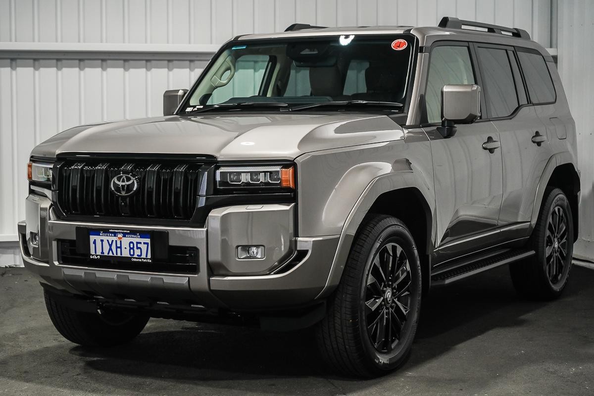 Toyota Landcruiser Prado image 4