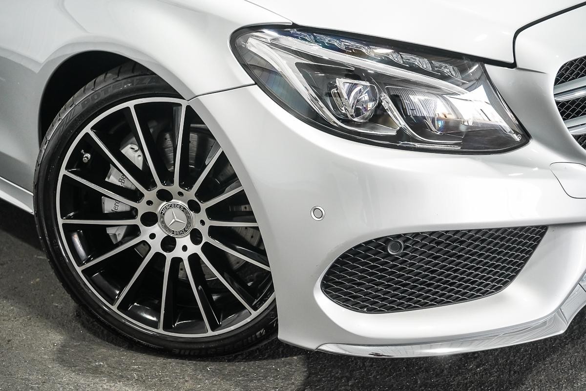 Mercedes Benz C-class image 2