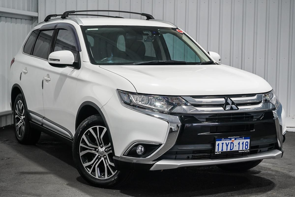 Mitsubishi Outlander image 1