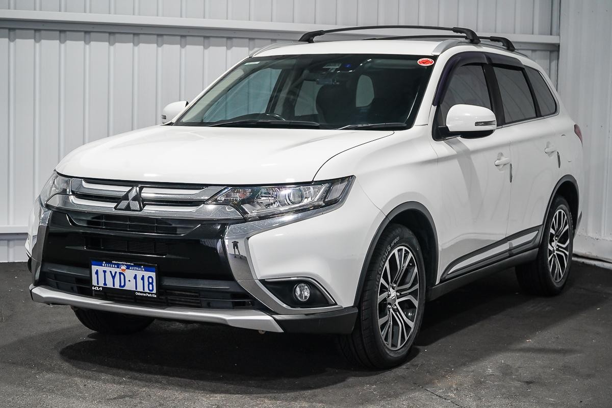 Mitsubishi Outlander image 4