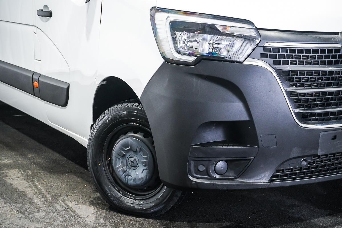 Renault Master image 2