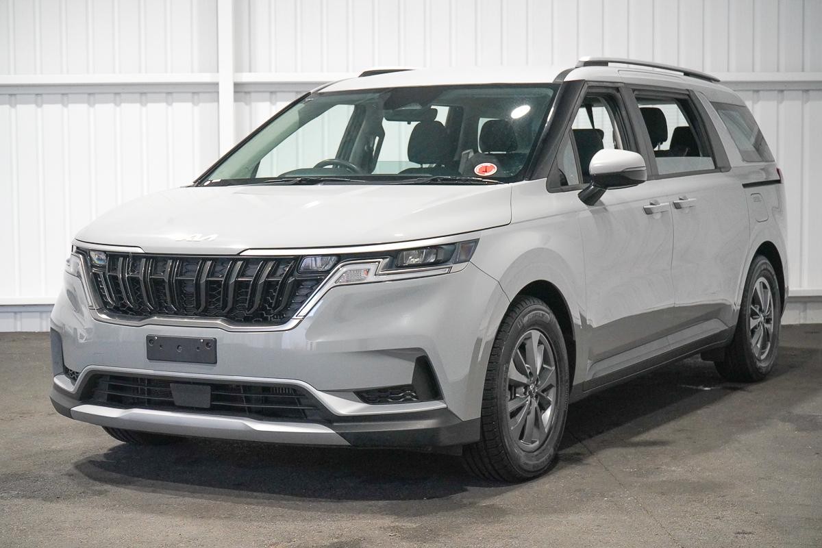 Kia Carnival image 4