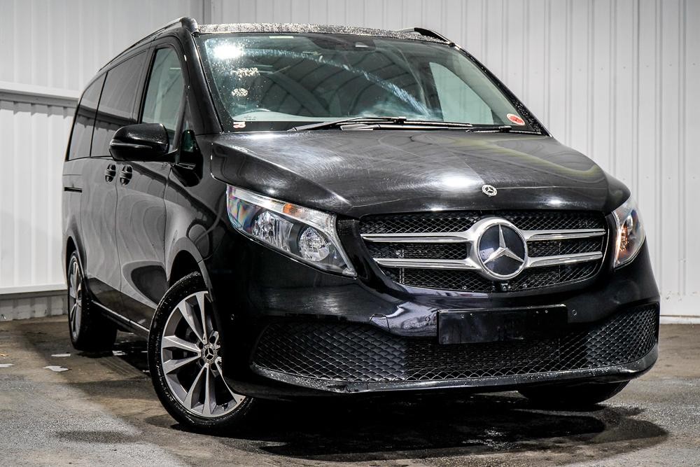 Mercedes Benz V-class image 1