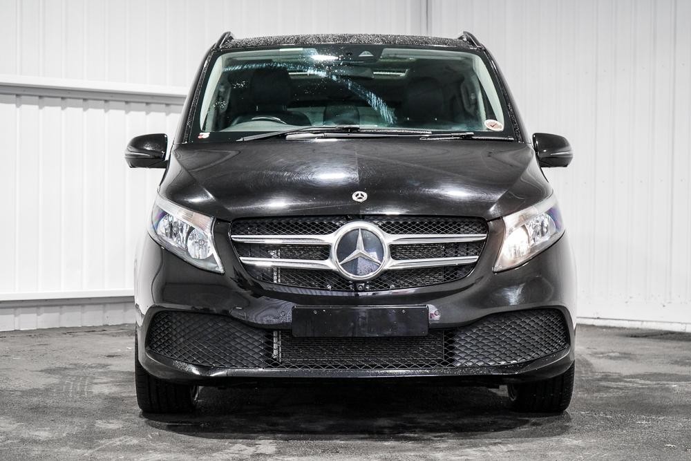 Mercedes Benz V-class image 3
