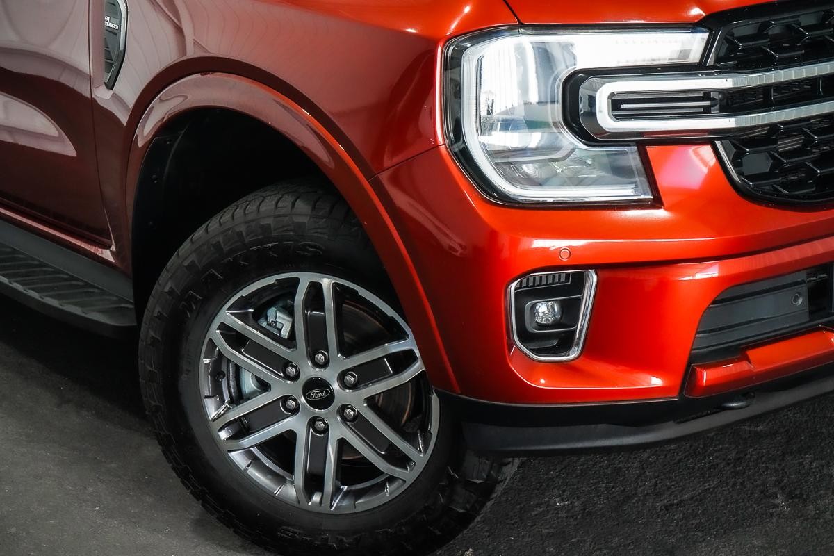 Ford Everest image 2