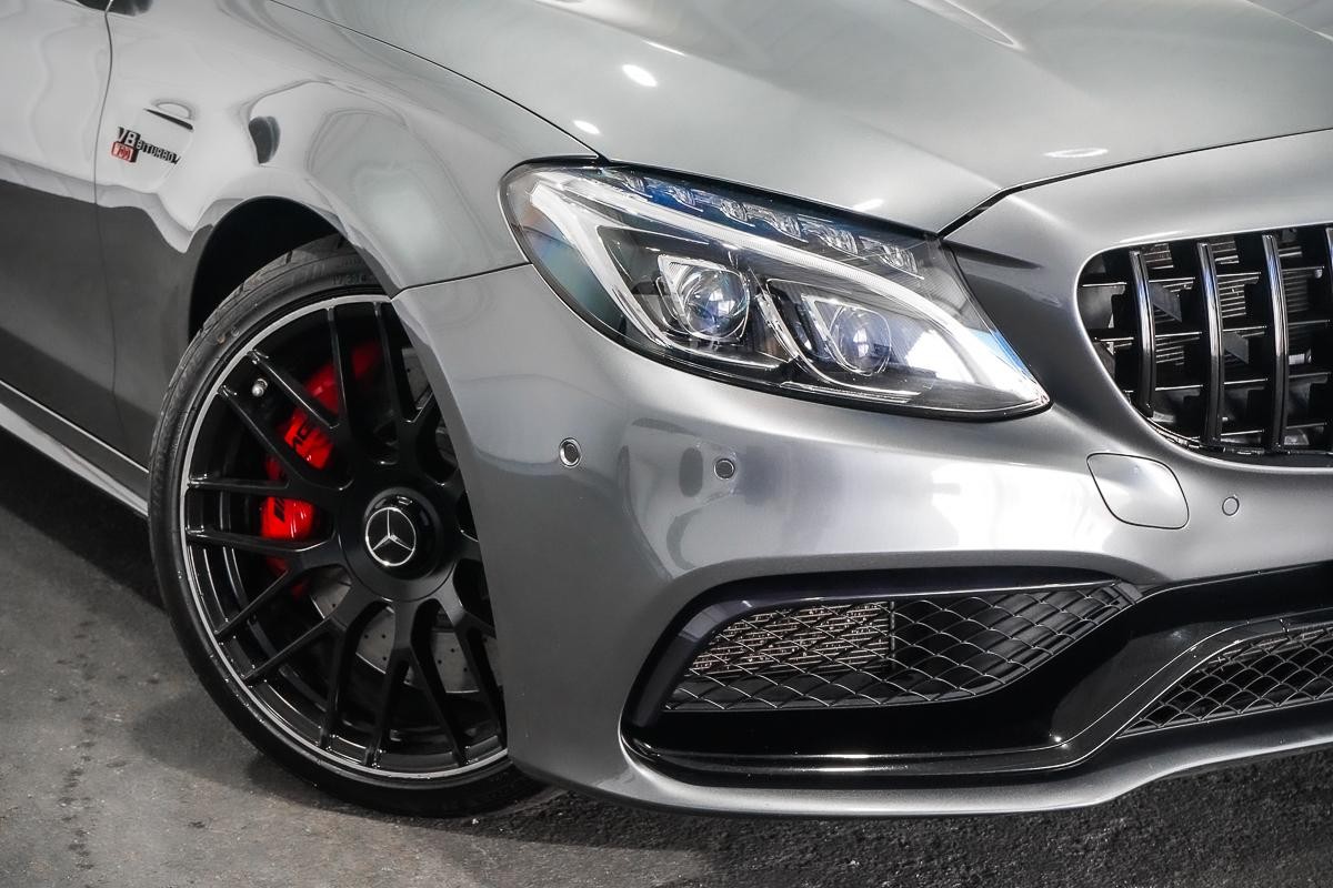 Mercedes Benz C-class image 2