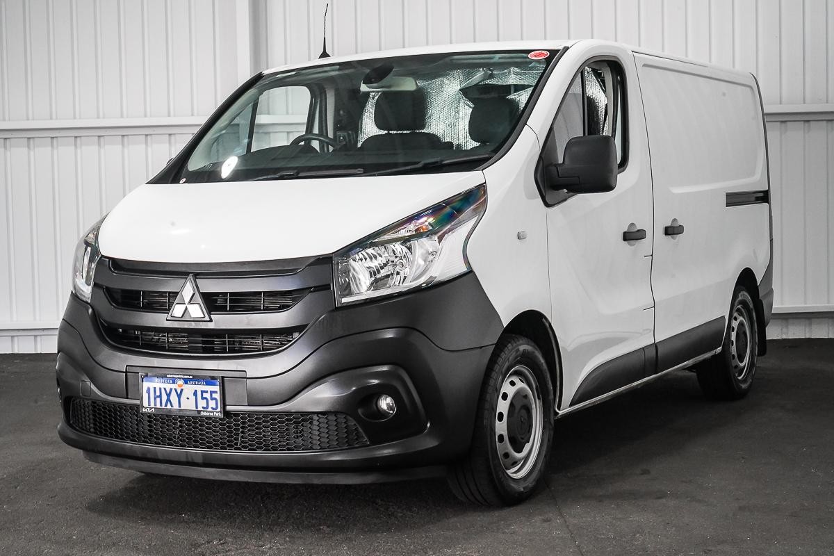 Mitsubishi Express image 4