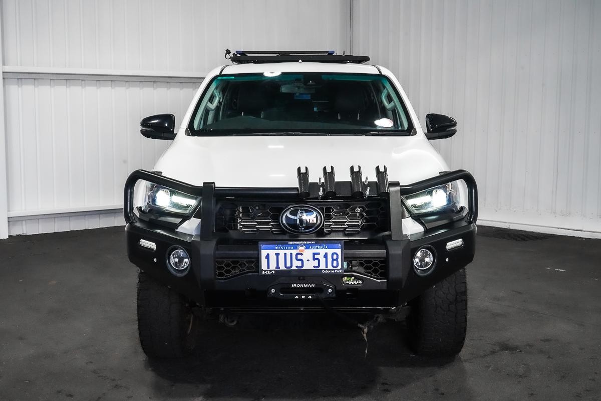 Toyota Hilux image 3
