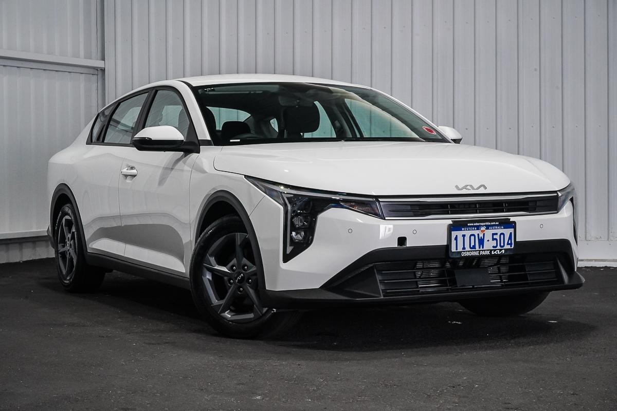 Kia K4 image 1