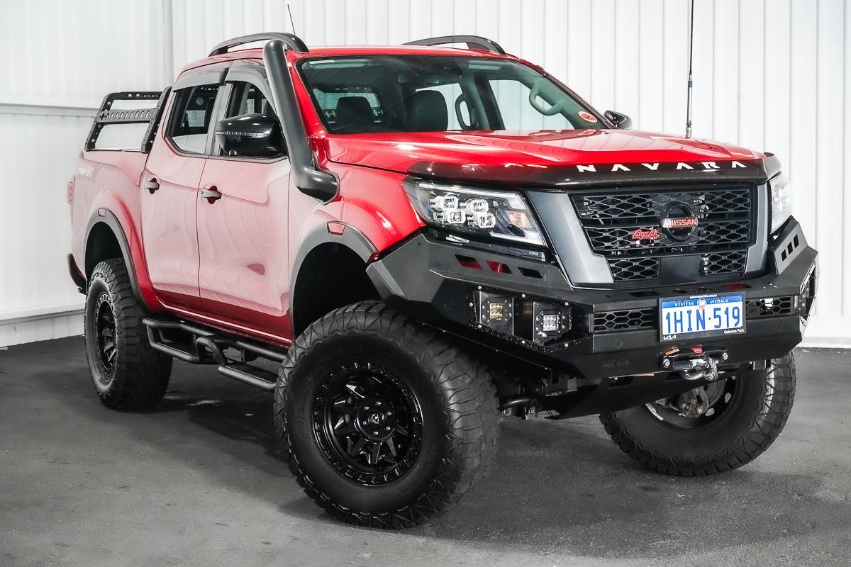 Nissan Navara image 1
