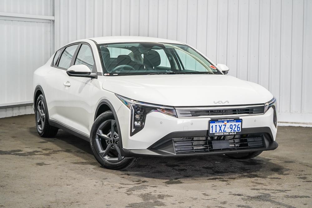 Kia K4 image 1