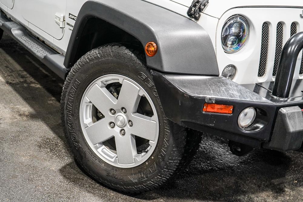 Jeep Wrangler image 2