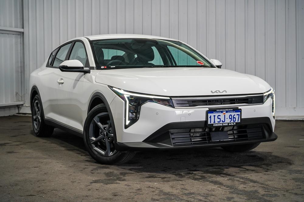 Kia K4 image 1