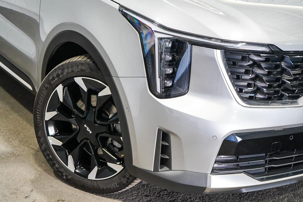 Kia Sorento image 2