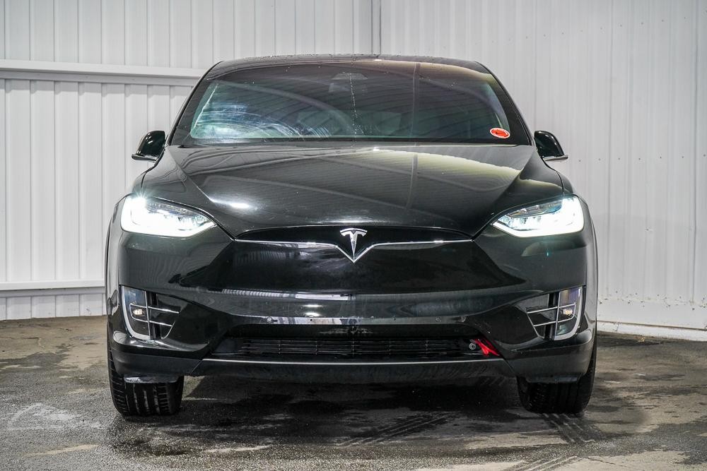 Tesla Model X image 3