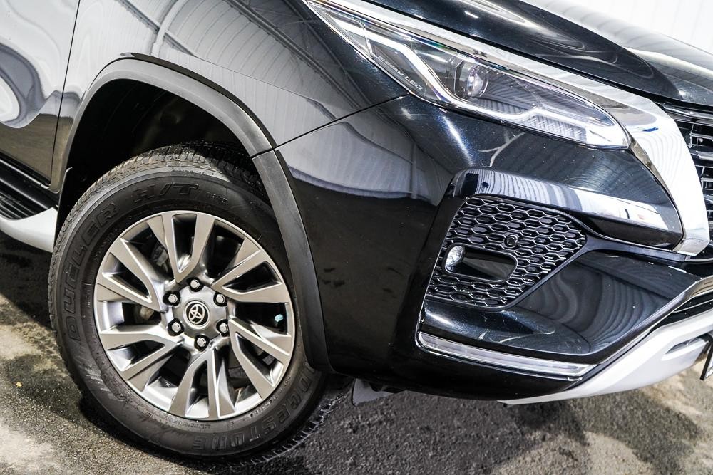 Toyota Fortuner image 2