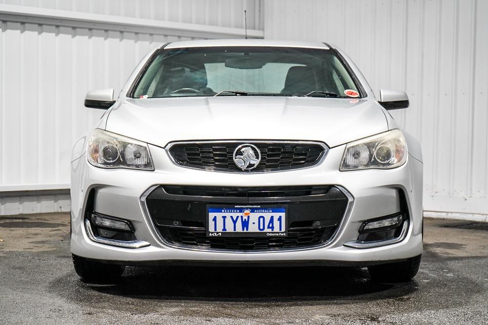 Holden Commodore image 3