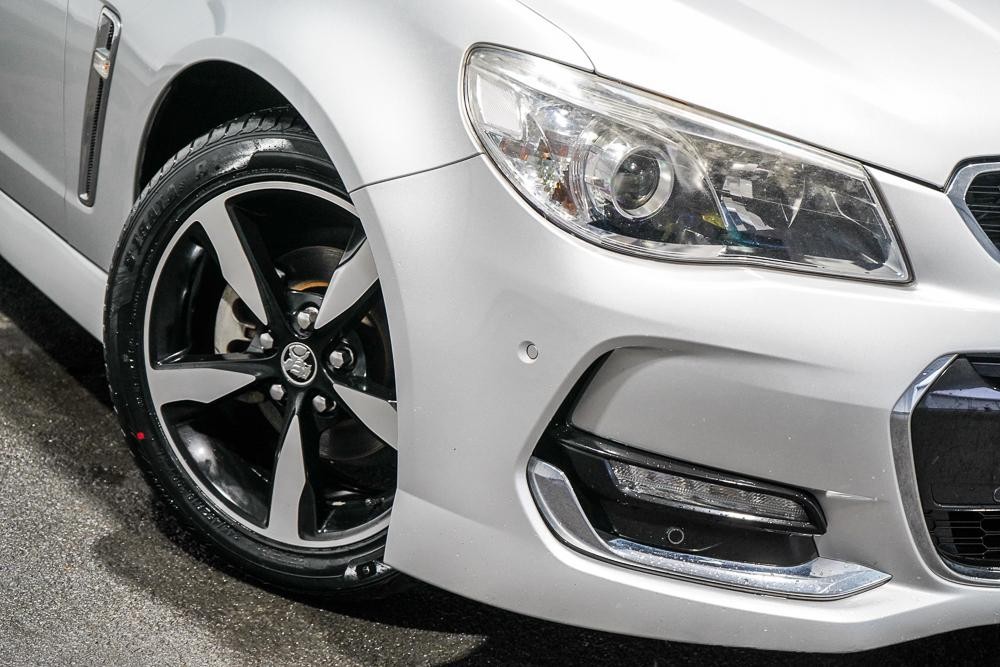 Holden Commodore image 2