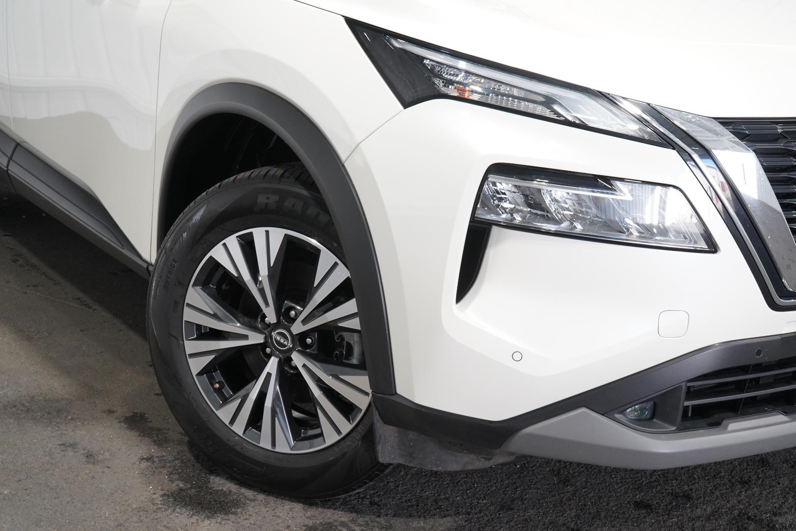 Nissan X-trail image 2