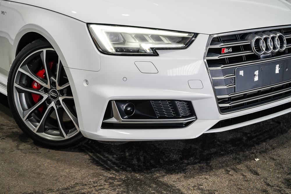 Audi S4 image 2