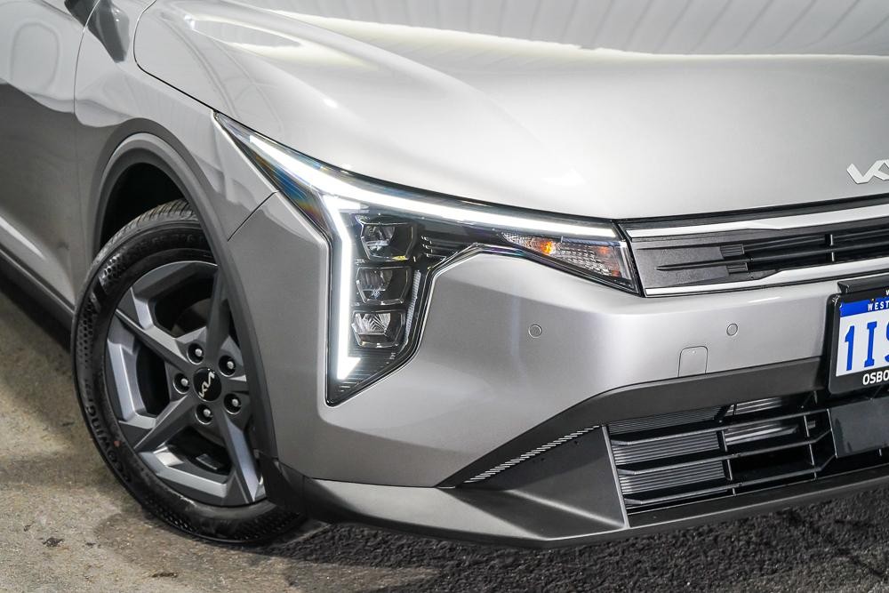 Kia K4 image 2