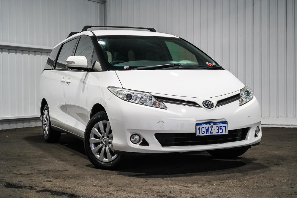 Toyota Tarago image 1