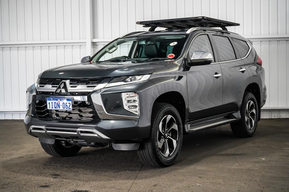 Mitsubishi Pajero Sport image 4