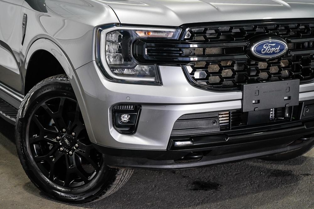 Ford Everest image 2