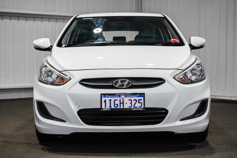 Hyundai Accent image 3