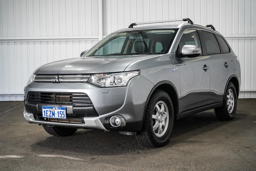Mitsubishi Outlander image 4