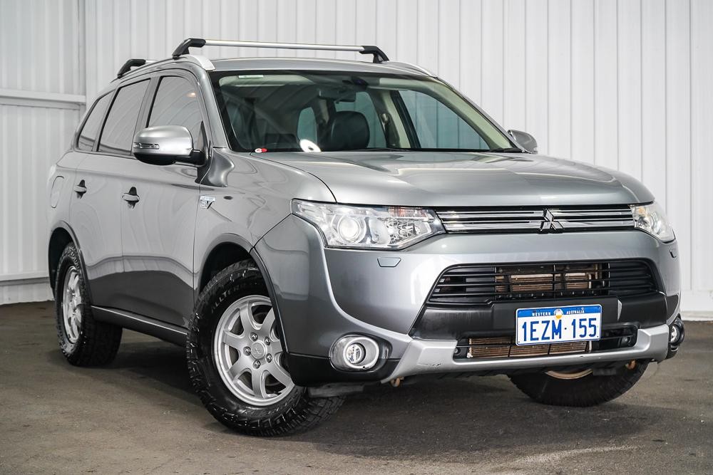 Mitsubishi Outlander image 1
